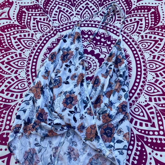 NWOT Abercrombie & Fitch Floral Halter Drape Top - Picture 2 of 7